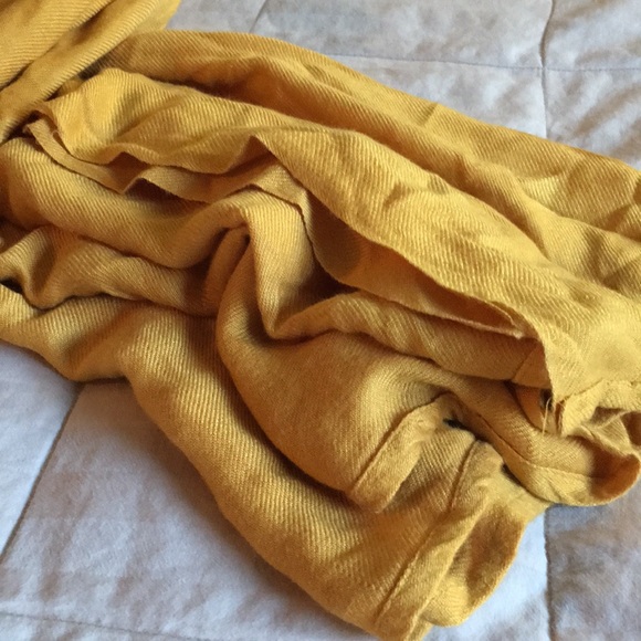 Mustard Red Eye Scarf - Picture 2 of 4